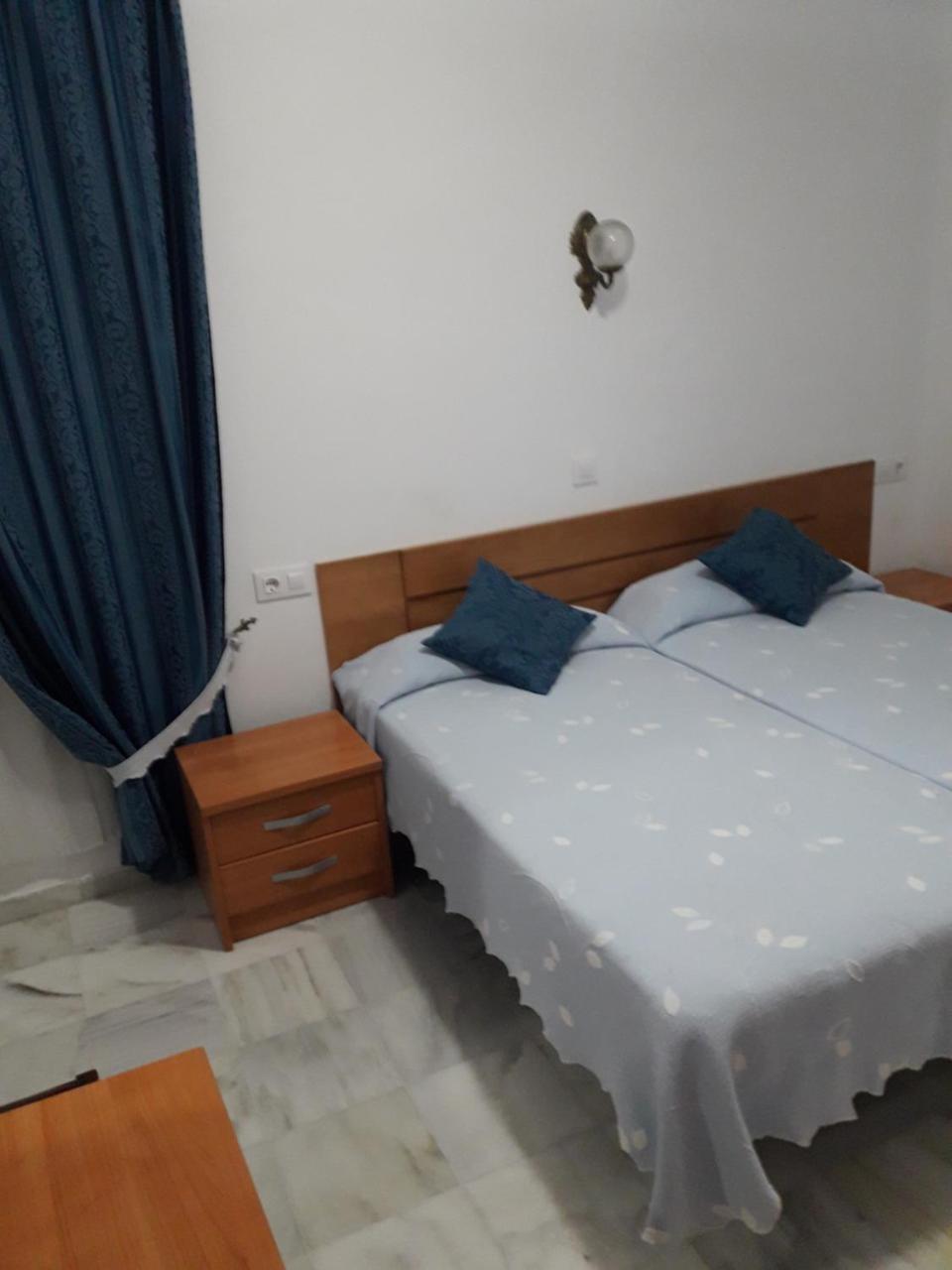 Double or Twin Room,735899422:JPEG